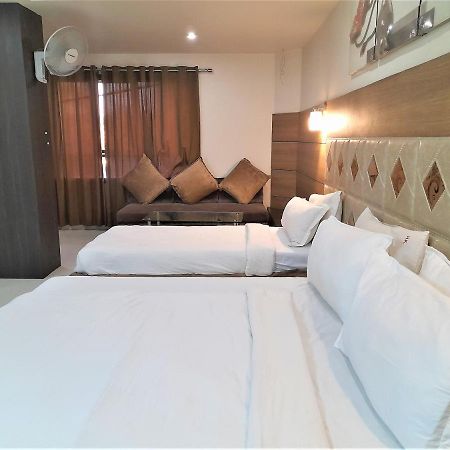 Cherrystay Kiran Inn Indore Extérieur photo