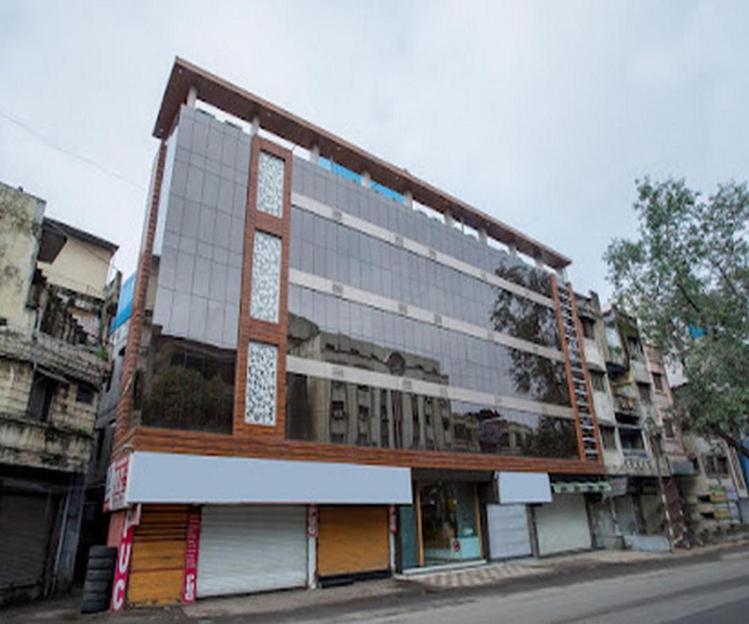 Cherrystay Kiran Inn Indore Extérieur photo