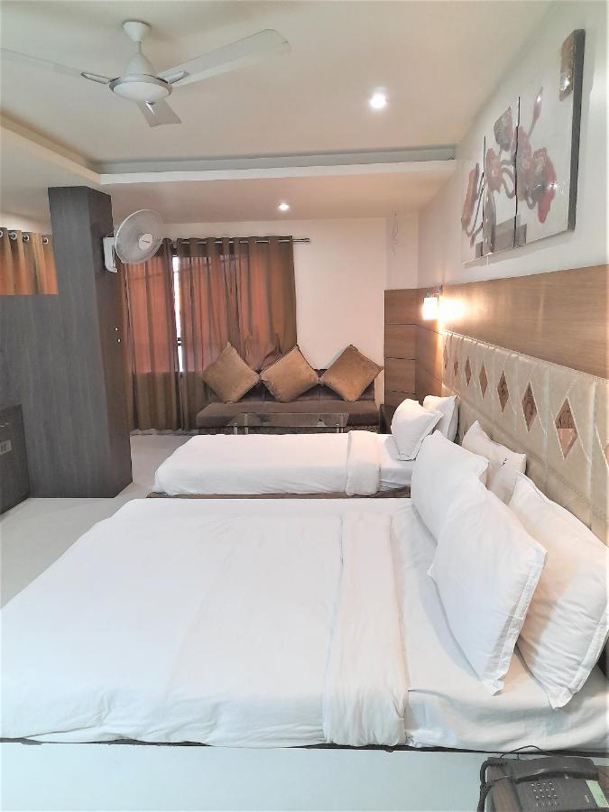 Cherrystay Kiran Inn Indore Extérieur photo